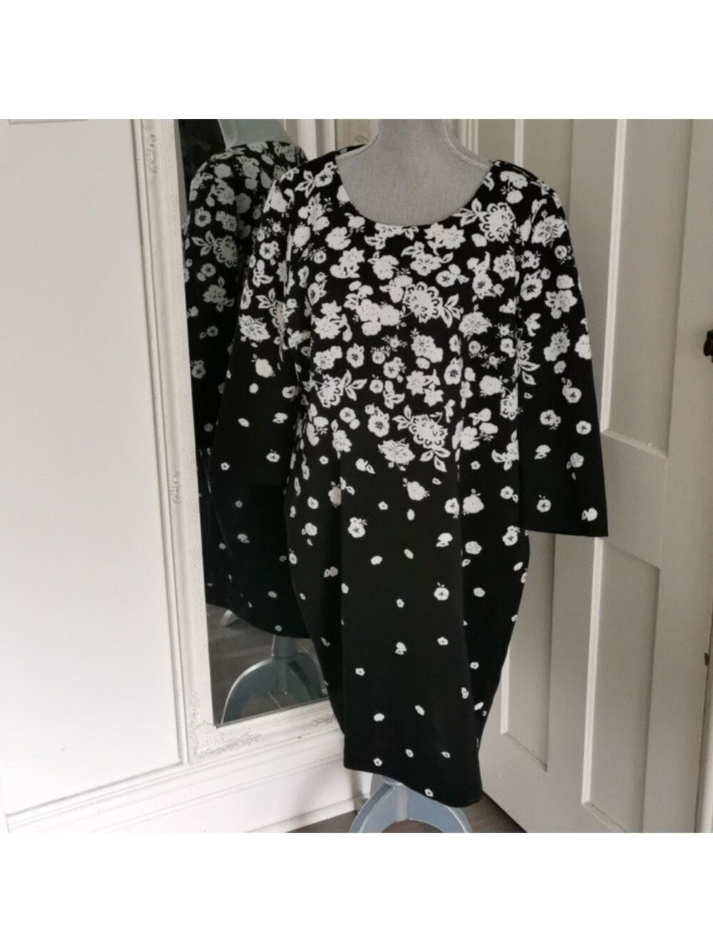 Ricki"s black&white cottagecore floral long sleeve dress. Size 18.